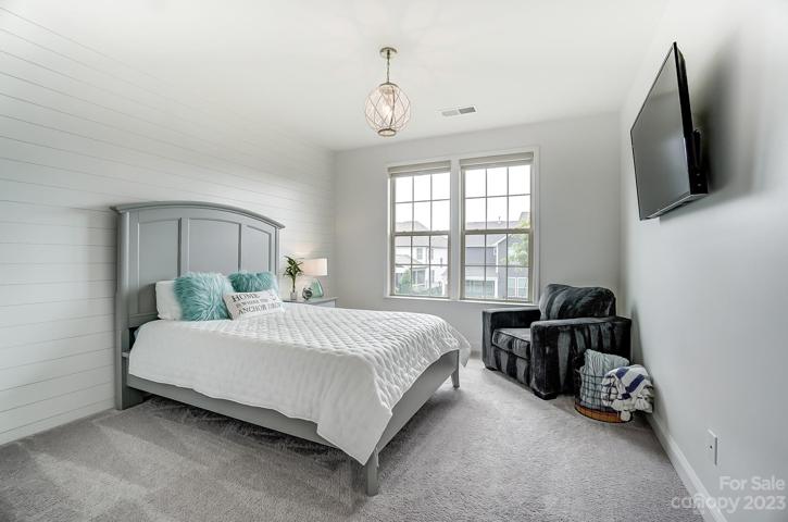 Spacious first floor bedroom