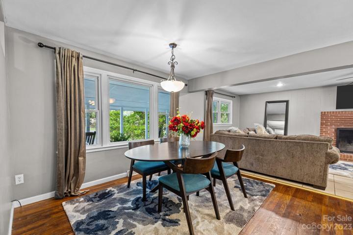 These windows  complement the floorplan. Imagine your furniture in each room and how the room will be used to correlate for an aesthetically-pleasing effect.