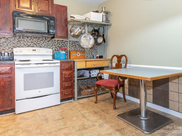 Kitchen and Breakfast Nook