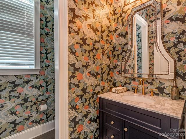 Powder Room - Main Floor