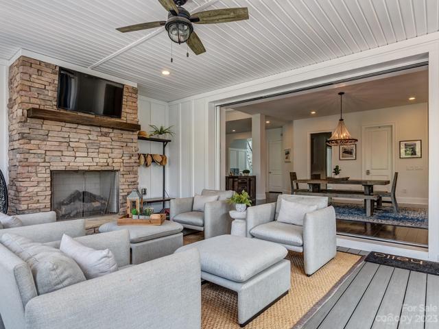 Screened In Porch