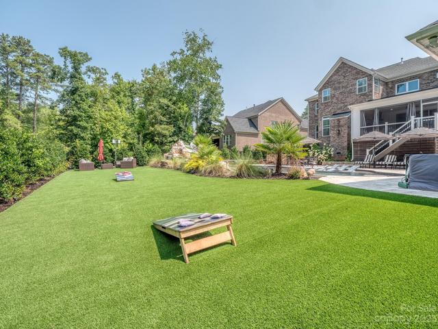 Exterior Back Yard