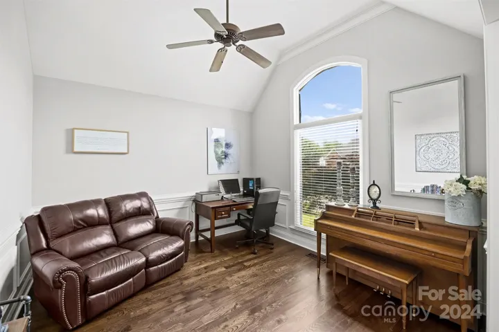 Front Study/Flex Room