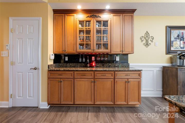 Wet Bar.