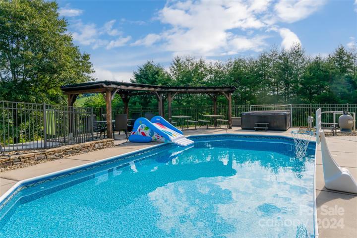Saltwater pool!