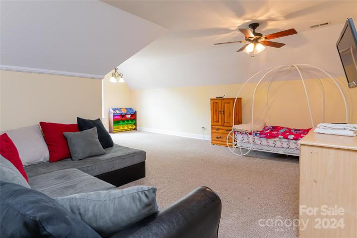 Bonus room/Den