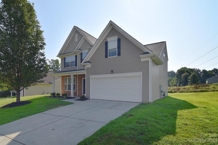 Welcome home to 13916 Plowdon Ct!