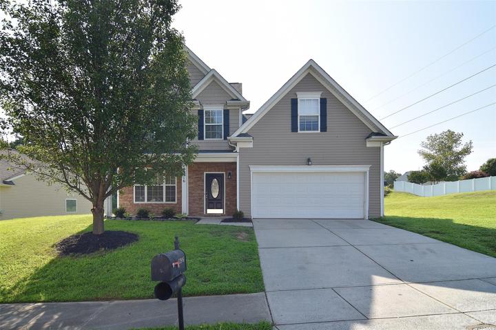 Nestled in the mature Kingstree neighborhood.