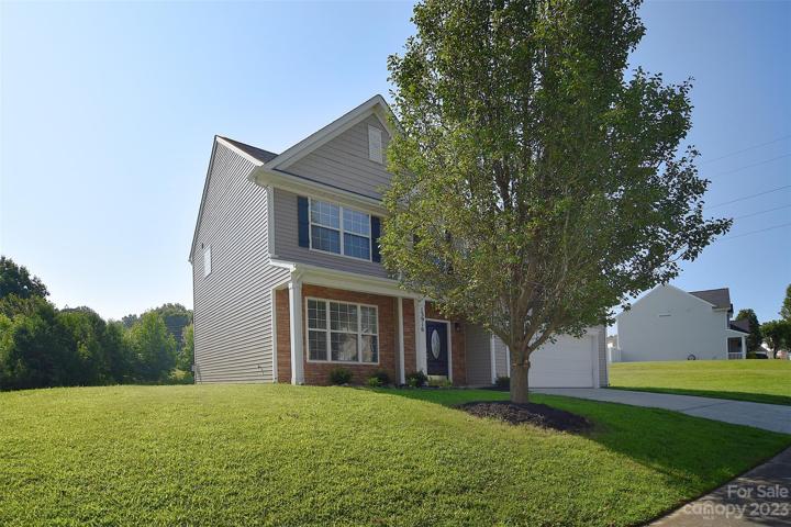 Plenty of space between the homes making the lot feel even larger