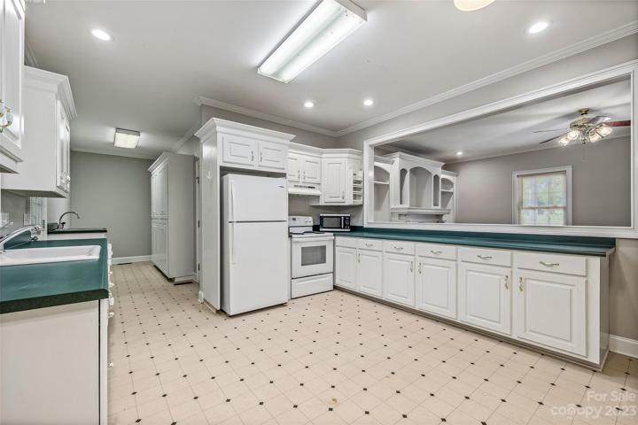 GUEST HOUSE