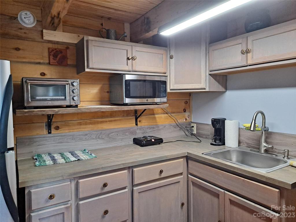 Rental kitchen