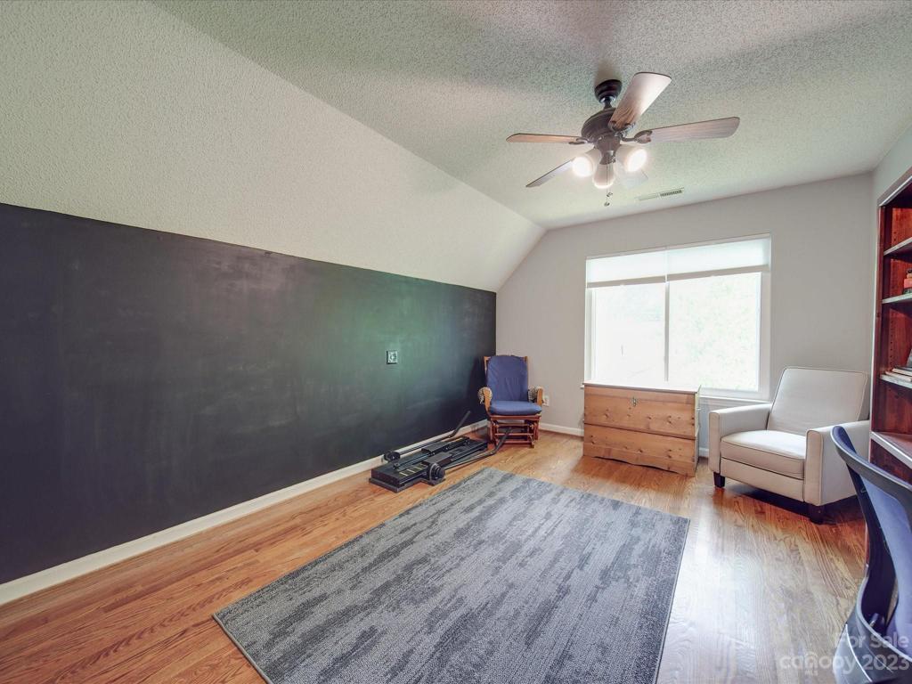 Bedroom/Bonus