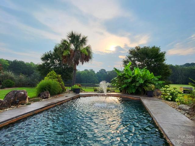Gorgeous fountain features.