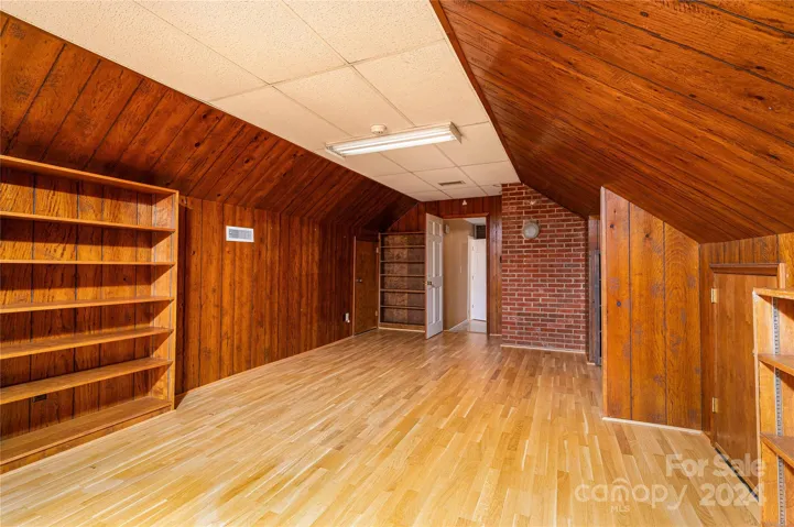 1122 General Hoke - Bonus Room