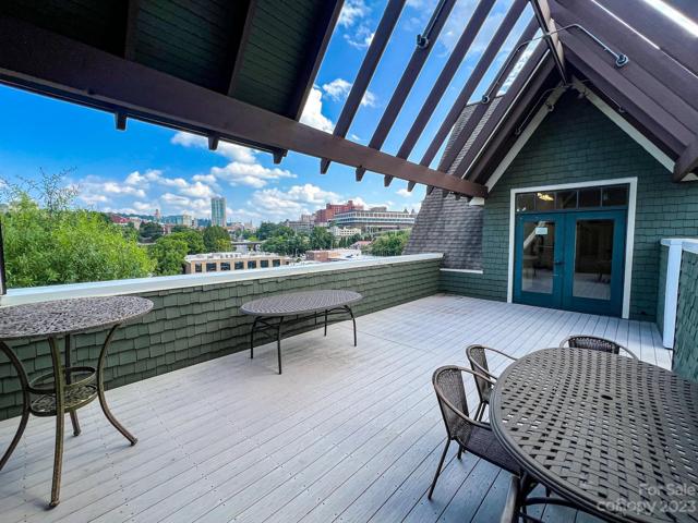 Rooftop Terrace Perfect for Personal Relaxation and Events with Views!