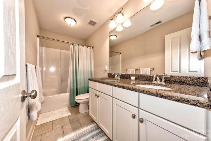 Full Bathroom 3