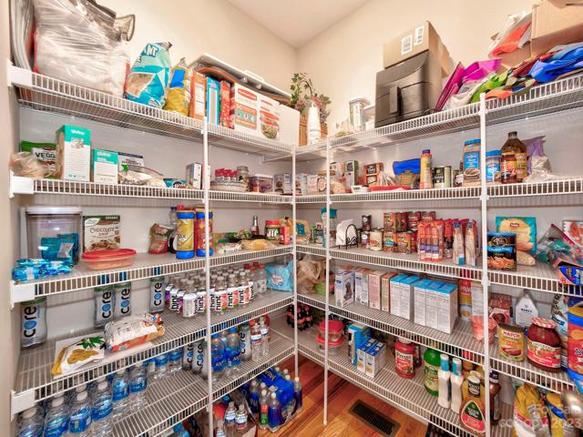 Walk-in Pantry
