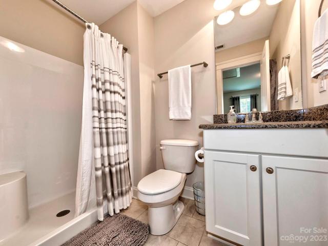 Full Bathroom 2