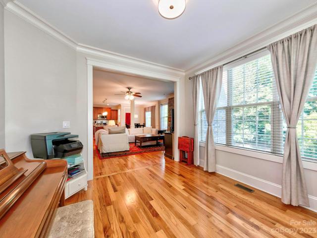 Sunroom / Sitting Room