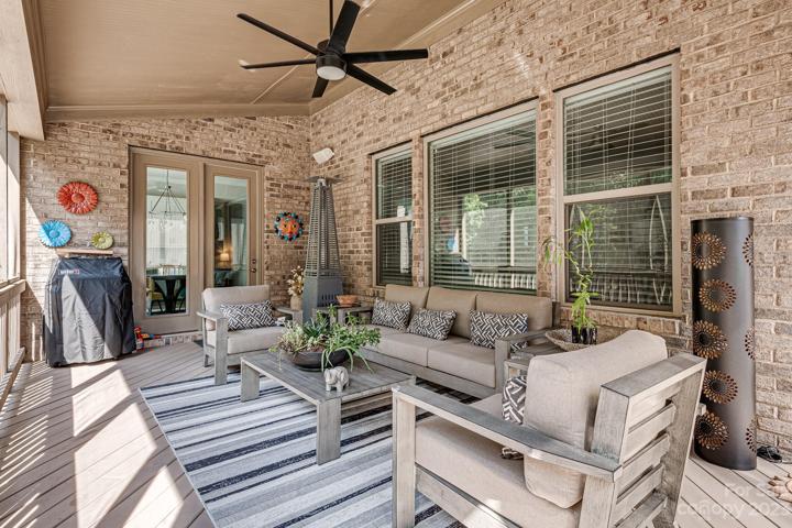 Screened Rear Porch