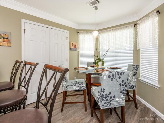Kitchen bar seating and Breakfast Nook