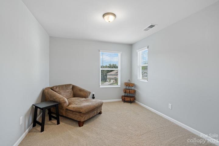 Additional bedroom/office