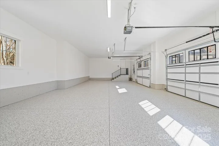 Oversized 3-car Garage