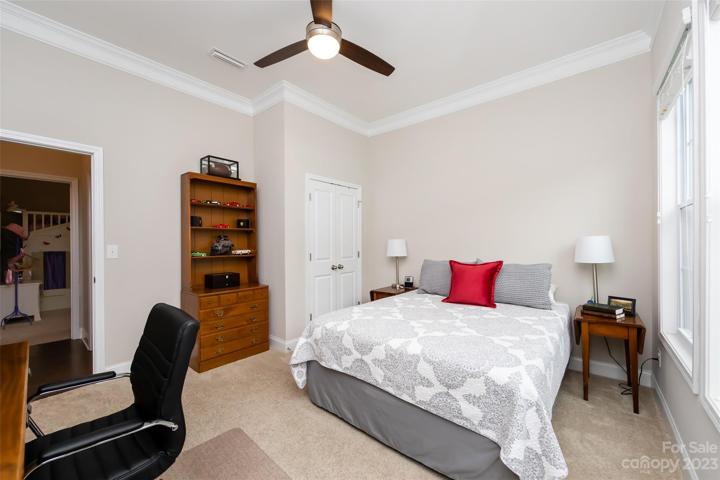 Guest bedroom