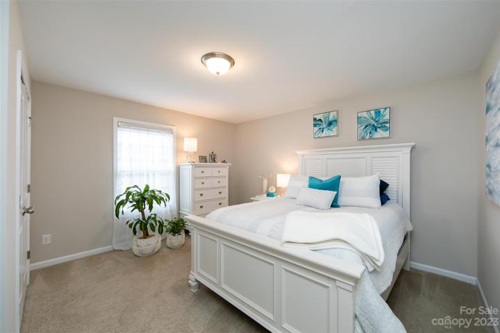 Guest bedroom
