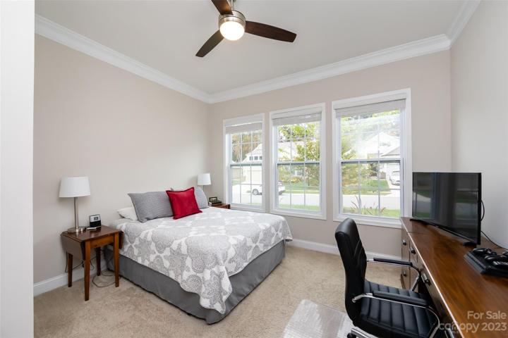 Guest bedroom