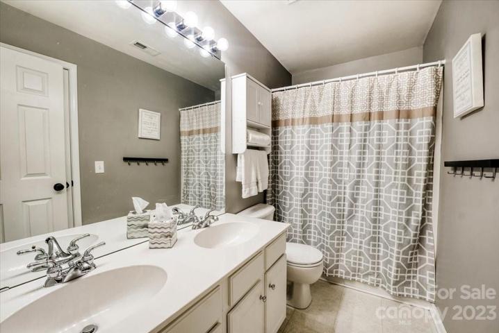 full Bathroom upstairs