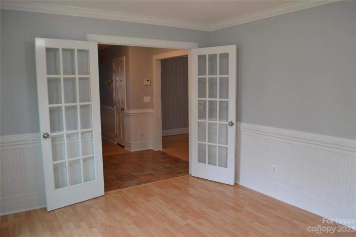 Dining room / office