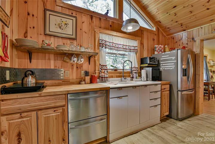 Guest cabin kitchen