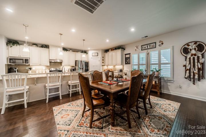 Kitchen & Dining Area