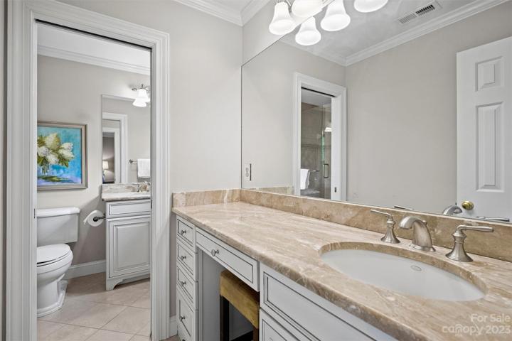 En Suite Primary Bath
