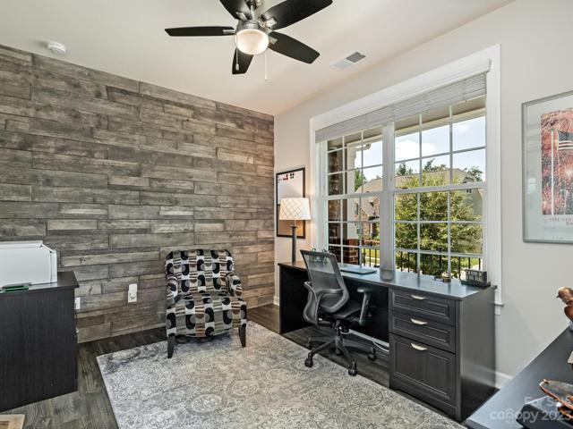 1st Flr - Bedroom (1) /Office w/full shower bath