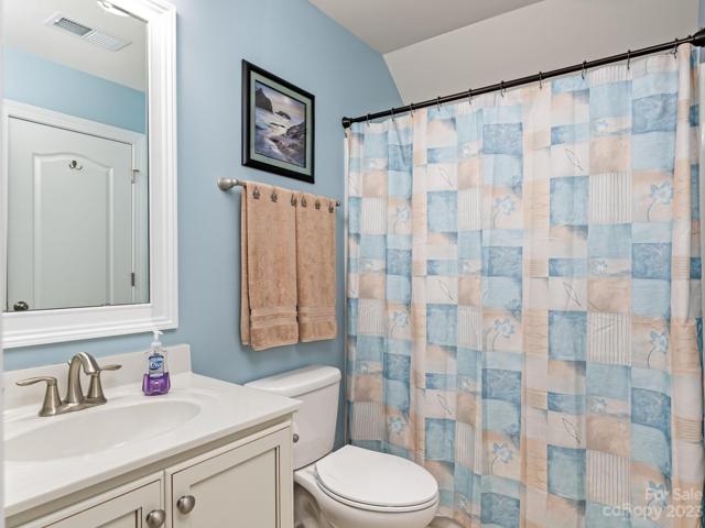 3rd Flr - Full Bath
