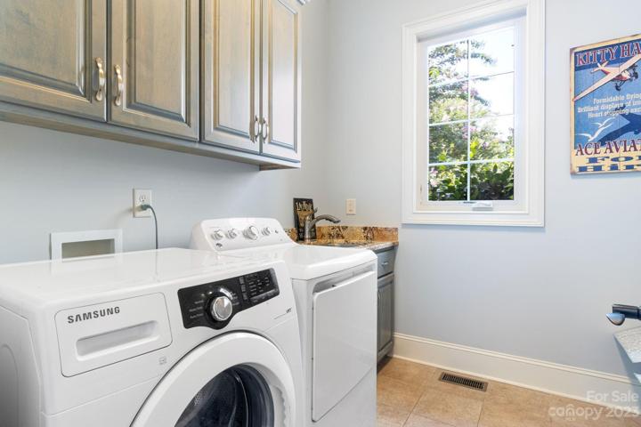 Laundry - 111 Swayne Dr, Mooresville, NC 28117 - The Point