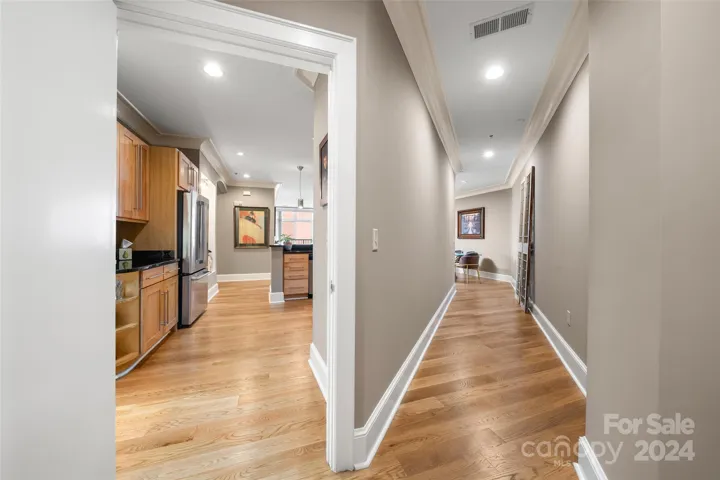 Dual entrance from the foyer.