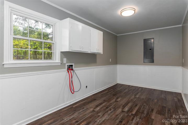 Mudroom off garage/Laundry Room