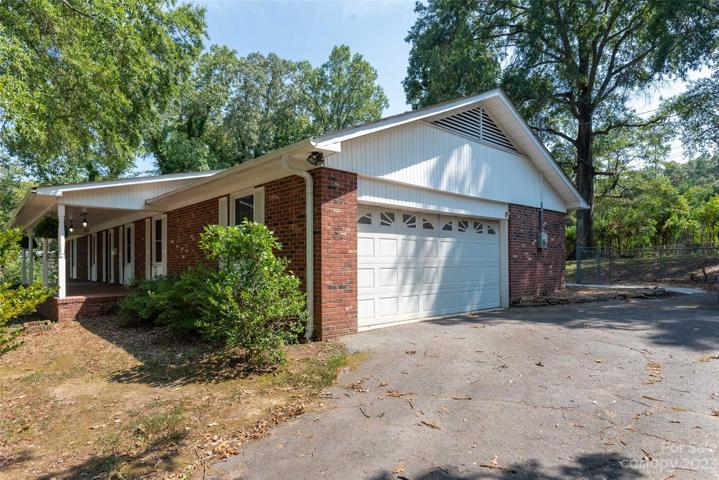 Side of house/Garage