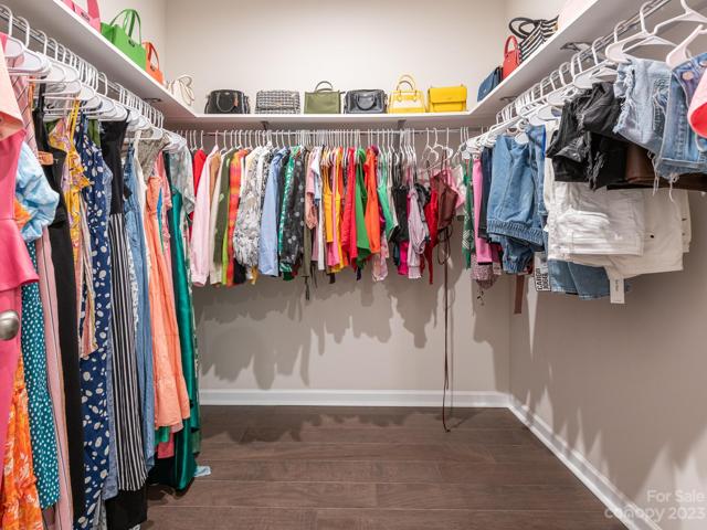Walk-in Closet