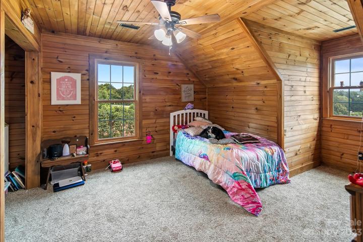 Upstairs guest bedroom