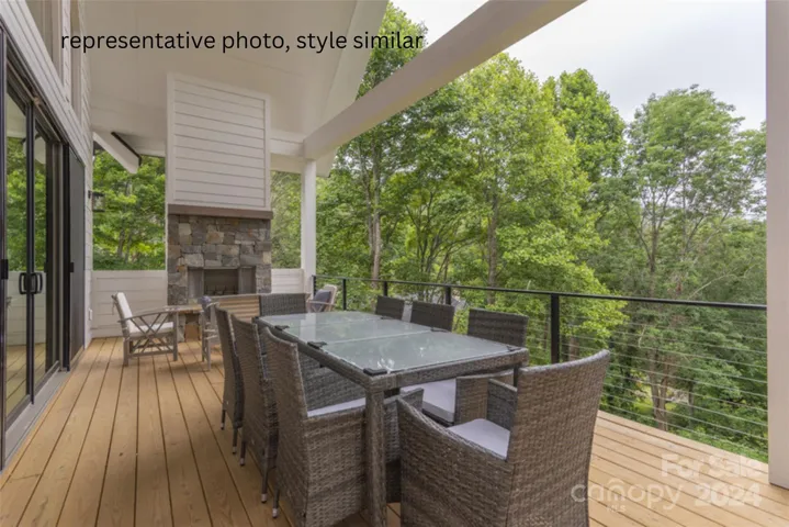 this and following photos are other builds by Distinctive Bldg&Design