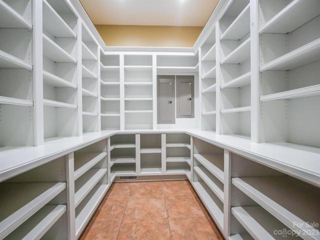 Main level pantry