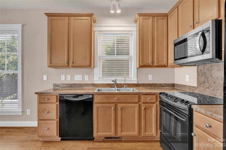 Natural Kitchen Finishes