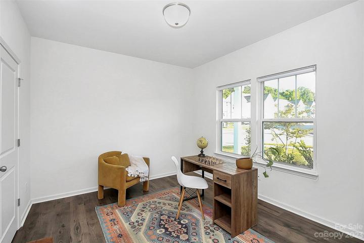 Formal dining, office, playroom? You choose!