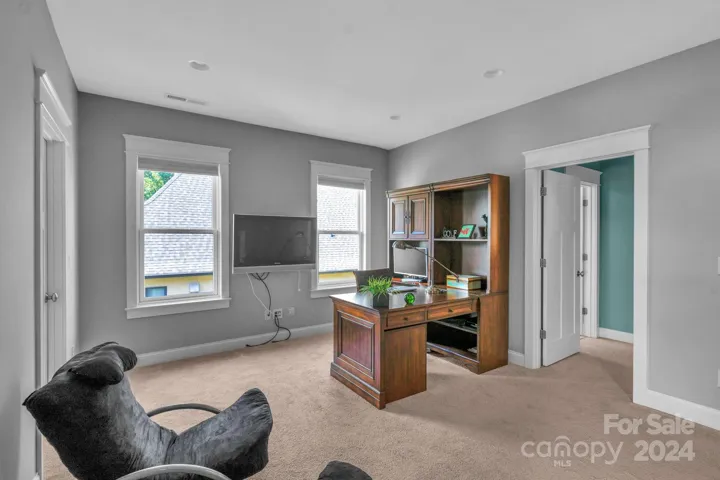 UPSTAIRS LANDING AREA