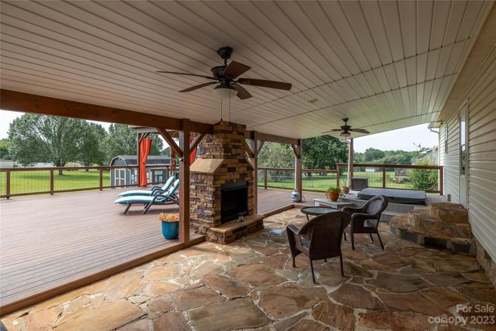Outdoor Oasis with Fireplace/Hot Tub View