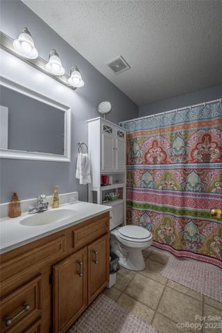 Main Full Bath